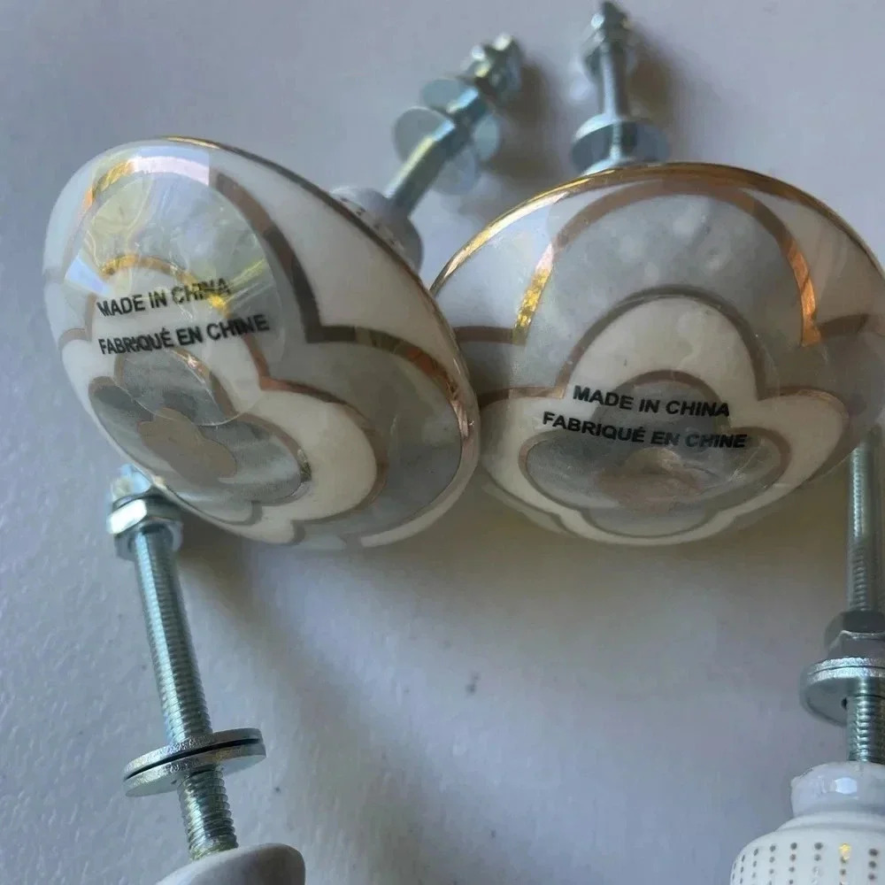 Set of 4 NWT Anthropologie Clover Knobs - Picture 3 of 6
